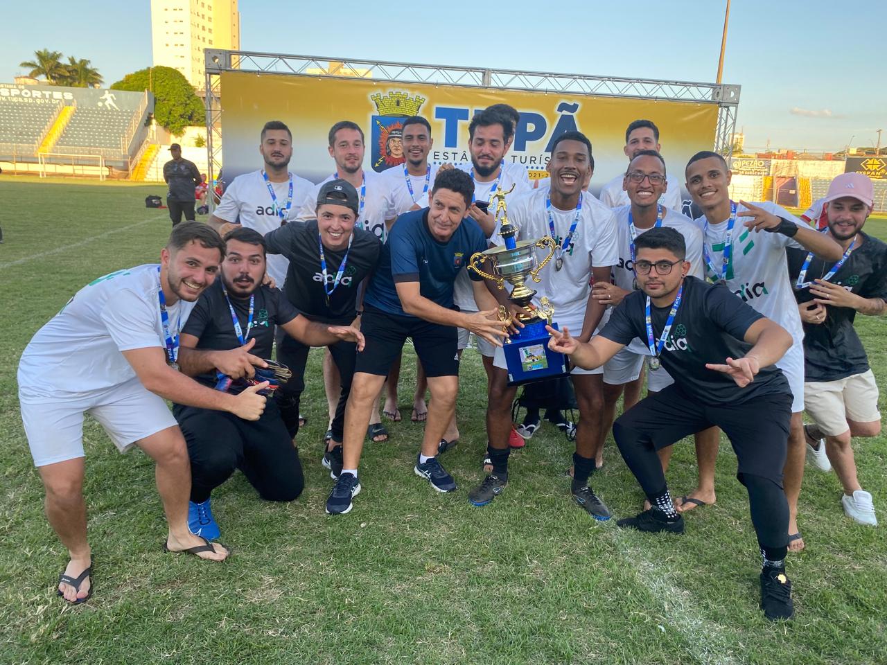 Jogadores do CremeFC em ação — maio 2024